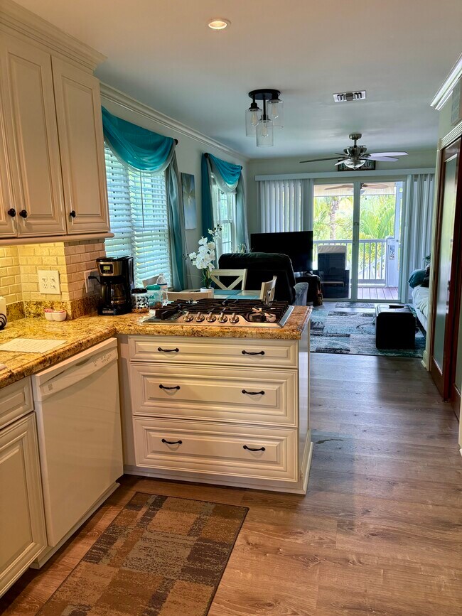 Photo - 30 Merganser Ln