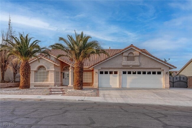 Photo - 8608 Highacre Dr House
