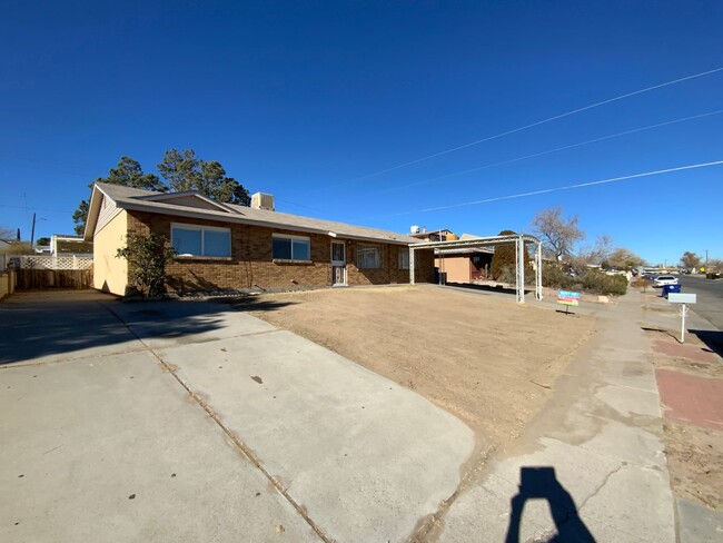 Photo - 5 Bedroom Single Story Home Available Near Snow Vista Blvd SW & Gibson Blvd!