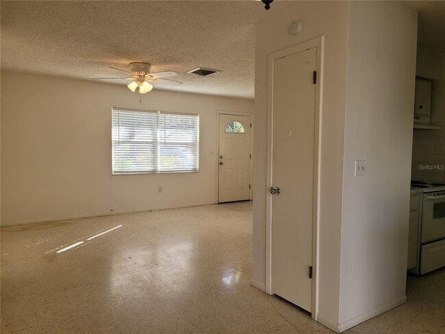 Photo - 1820 Martin St