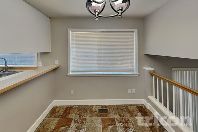 Photo - 4510 41st St NE