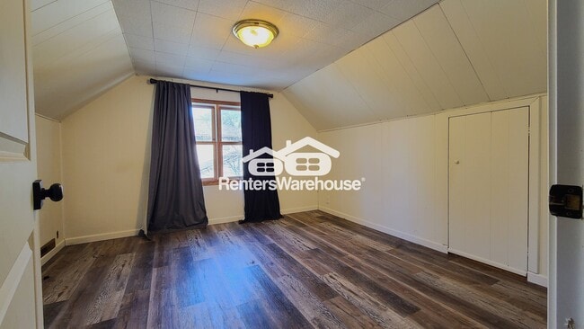 Photo - 525 Birch St