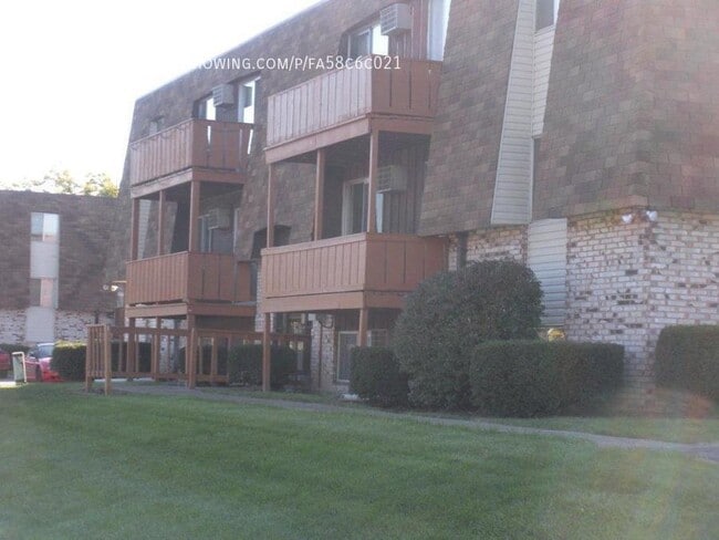 Photo - 123 Fox Hill Ln