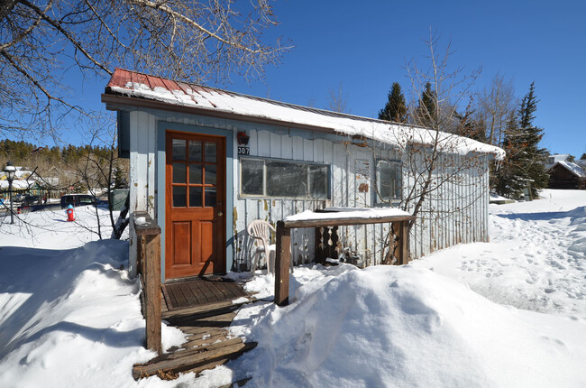 Rustic Small 1 Bedroom Cabin-Pet negotiable - Rustic Small 1 Bedroom Cabin-Pet negotiable Casa