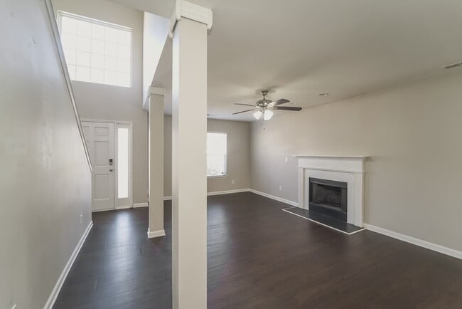 Photo - 7823 Montbrook Dr