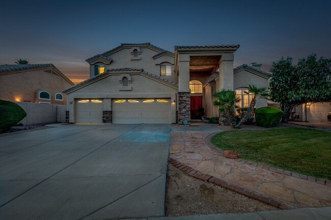 Building Photo - COMING SOON!! 5 bed 3 bath, 3,200 SFT,  property in Core Chandler with Pool and BBQ!