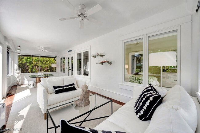 Photo - 1375 Gordon Dr