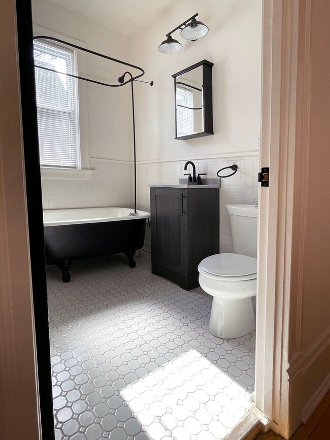 Photo - 2045 N Hubbard St Unit 2047 N Hubbard St (upper)