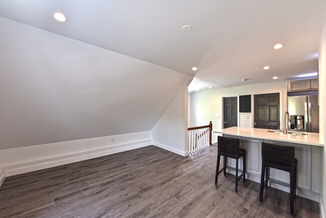 Photo - 34 Fort Charles Plz Unit Duplex