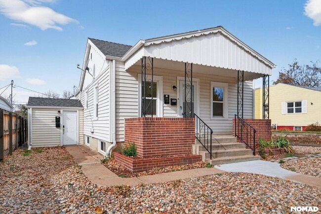 Photo - 4325 S Cherokee St