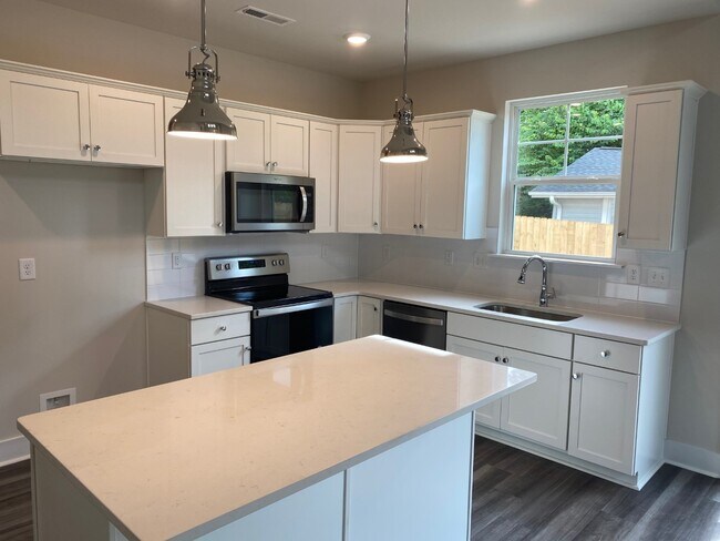 Photo - 1009 Justice Ave