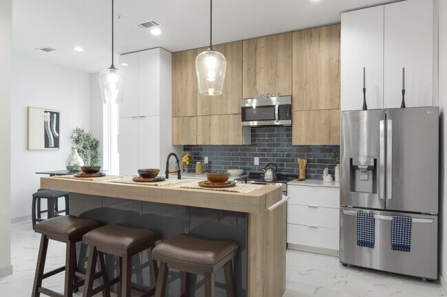 4314 Roseland Ave Unit 102