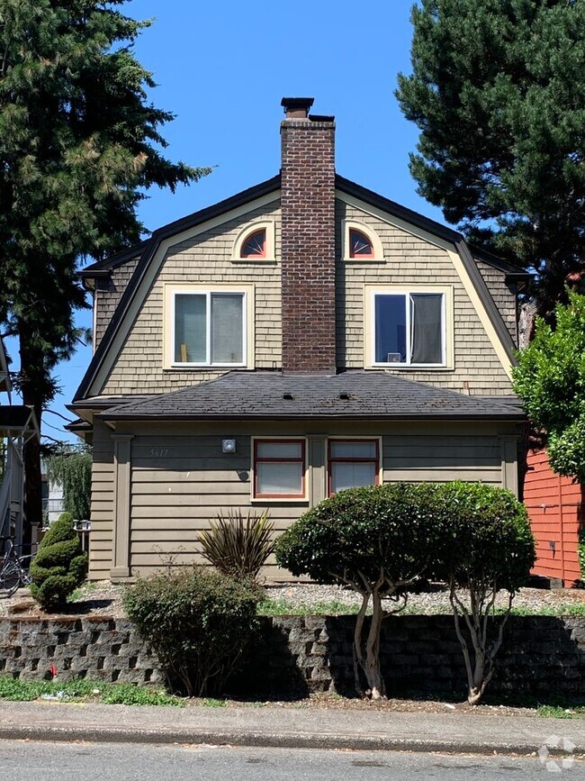 Building Photo - UW Duplex Unit 5617 Rental