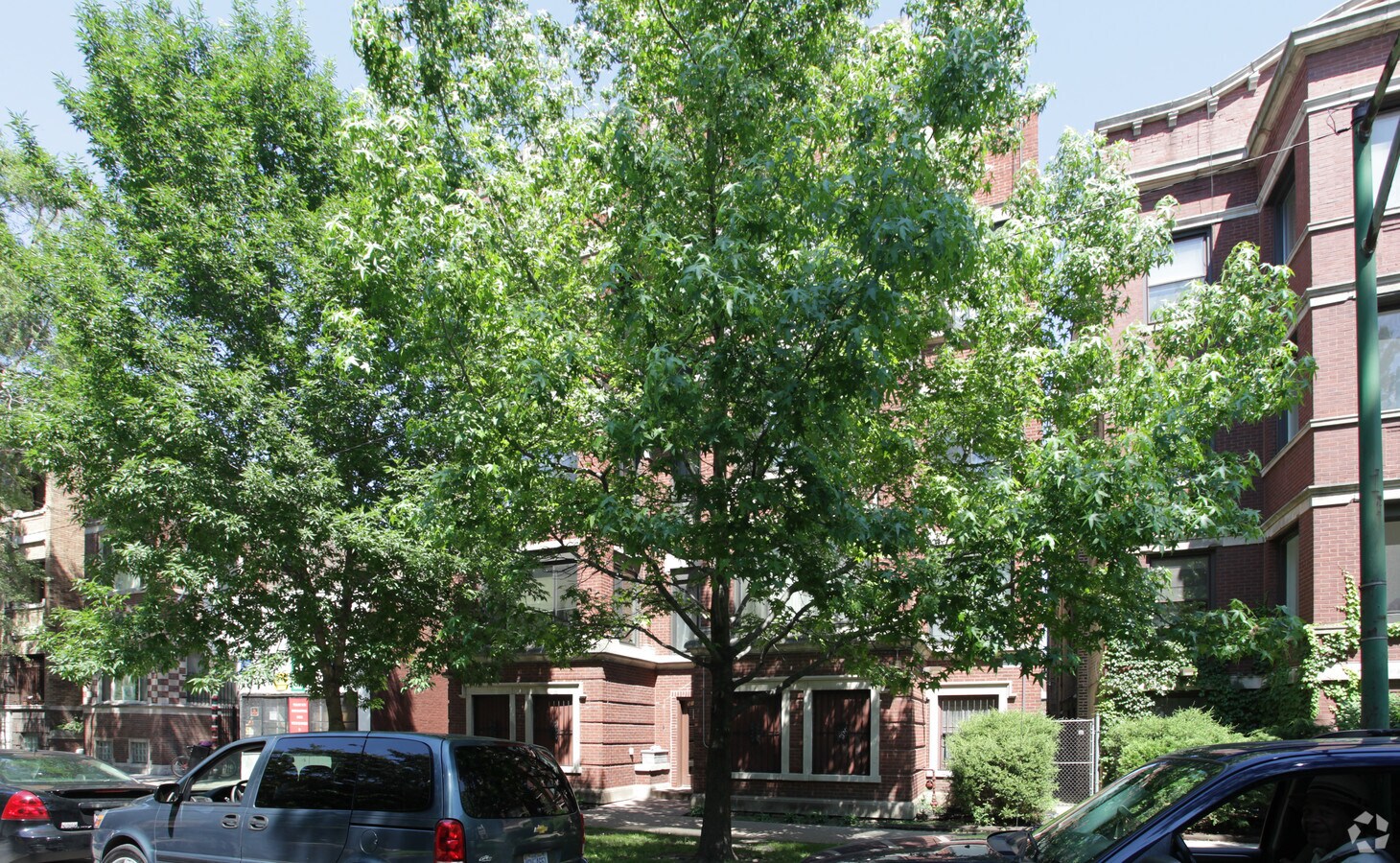 Photo - 5121-5123 S Ingleside Ave