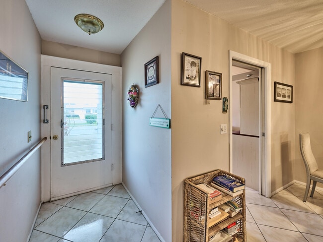 Photo - 2804 Crosley Dr E