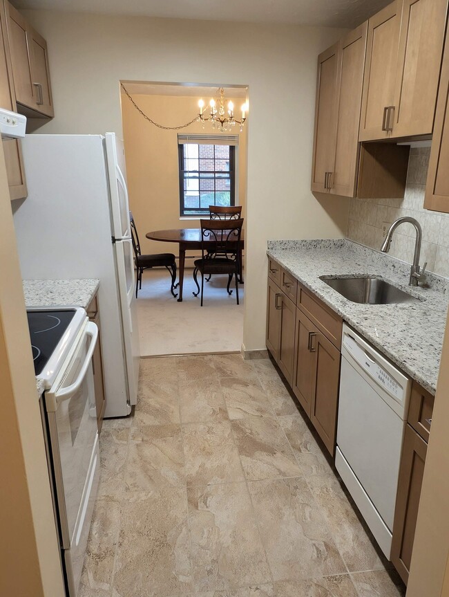 Building Photo - 16 Winter St Unit 18C Rental