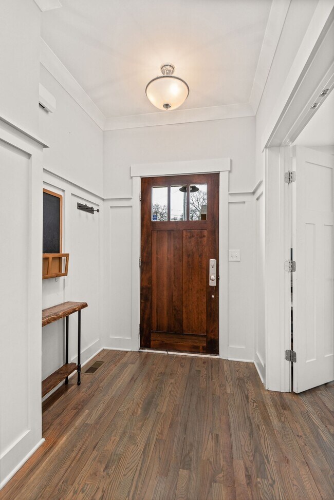 Photo - 2223 Burns St