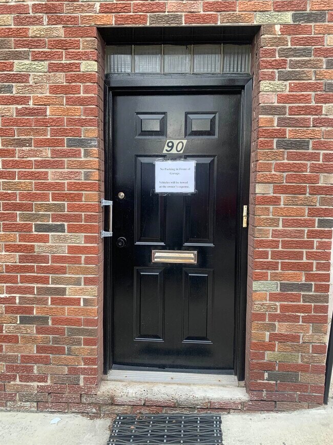 Building Photo - 90 Williams Ave Unit 1