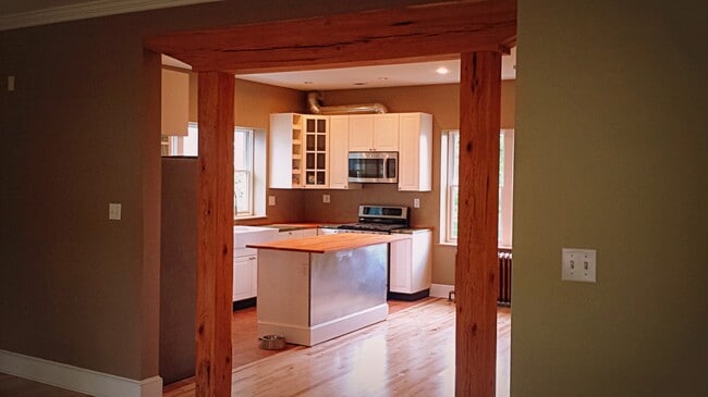 Photo - 203 Robertson Ave