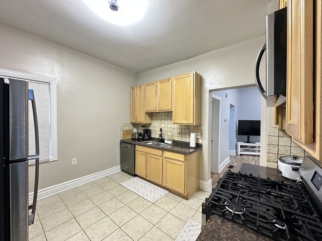 Photo - 716 N Elizabeth St Unidad J00P