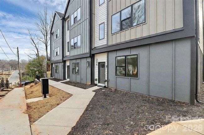 Photo - 1114 Ivan Dr