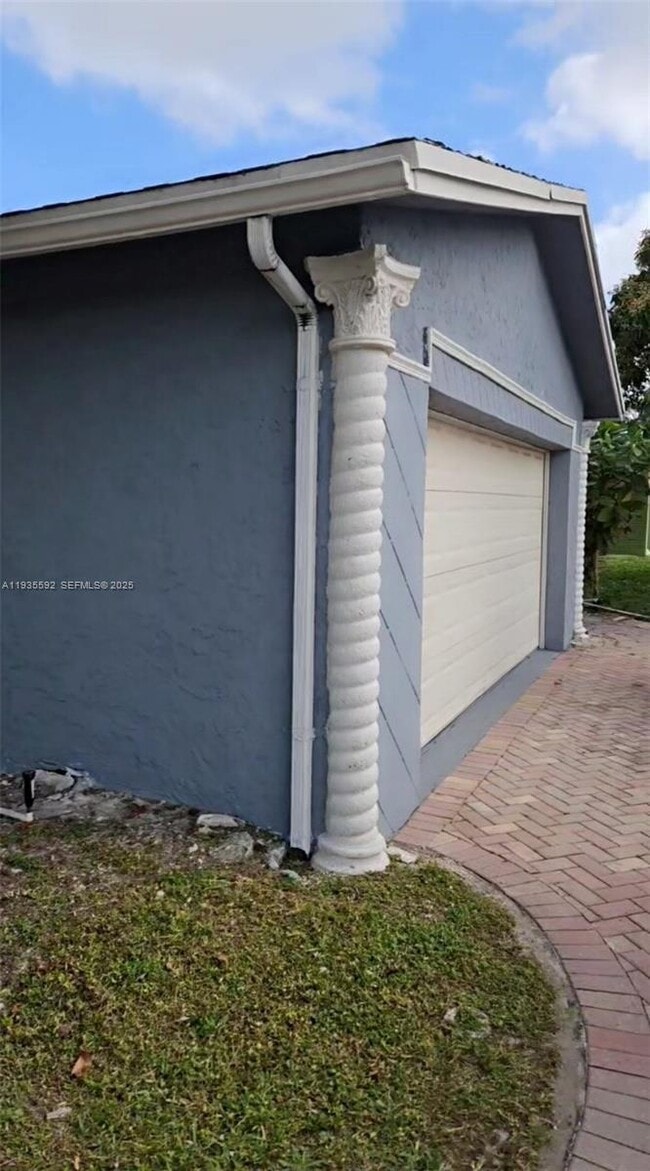 Photo - 7601 Kimberly Blvd