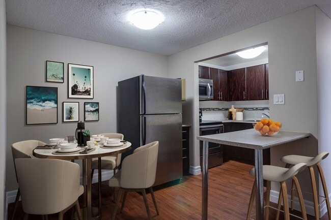 Photo - 383 Albert St