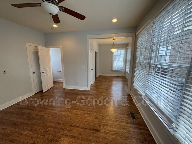 Photo - 1410 Caldwell Ave Unit #4