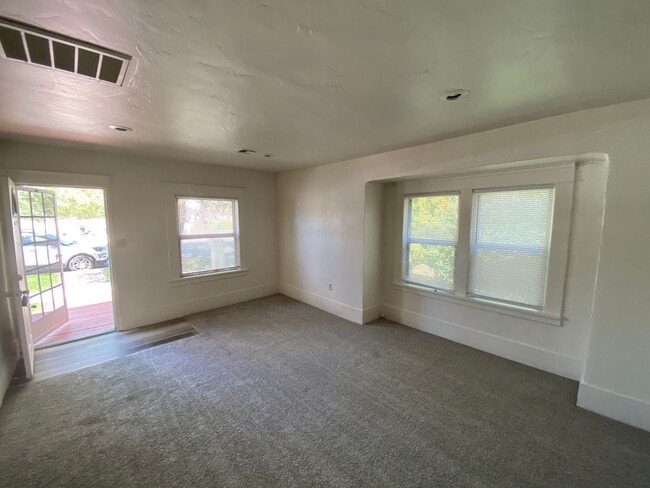 Photo - 1647-1649 D Street Unit 1647