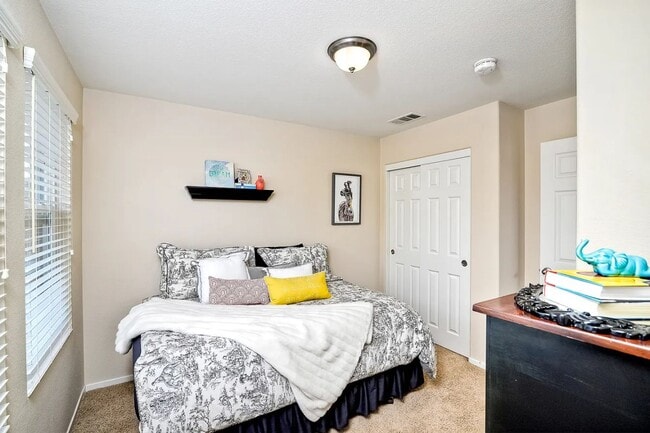 Photo - 16916 Hutchins Landing Unidad 68