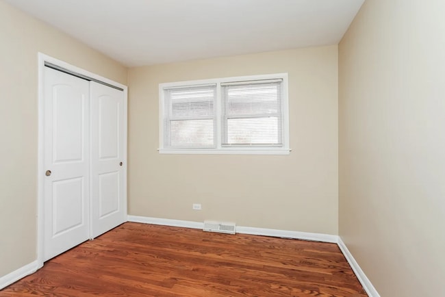 Photo - 9543 S Sacramento Ave