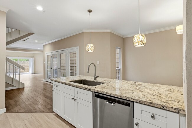 Building Photo - 12625 Memorial Dr Unit 16