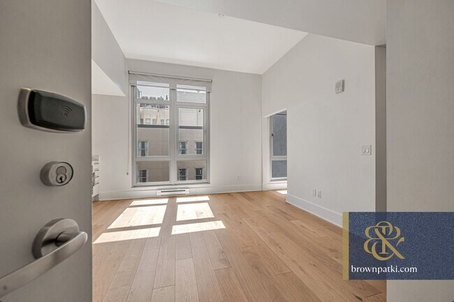 Photo - 1075 Market St Unidad 807I