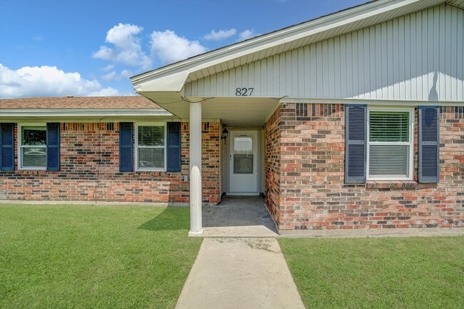 Photo - 827 Pickney Ave