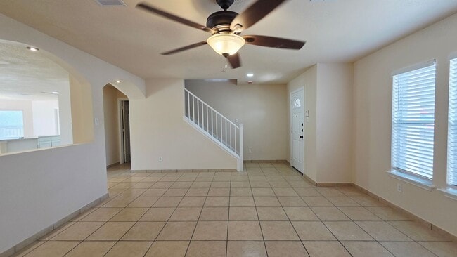 Photo - 5 Bedroom Beauty! Far NorthWest SA off Potranco and Loop 1604