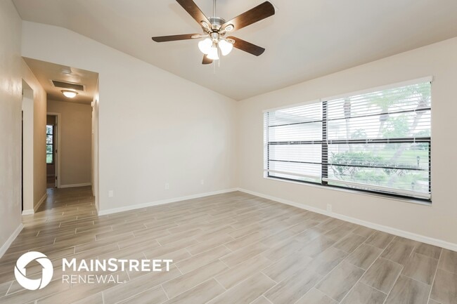 Photo - 122 NE 20th Pl