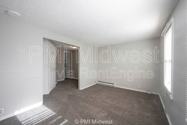 Photo - 2011 Applegate St