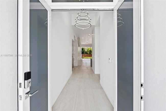 Photo - 1615 NE 3rd Ct