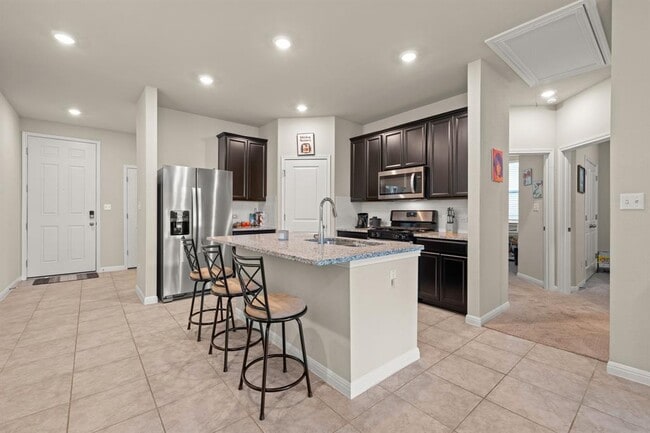 Photo - 329 Serpens St