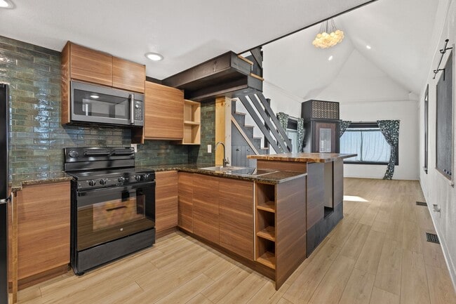 Photo - Modern 1-Bedroom Loft in Bay View – Update...