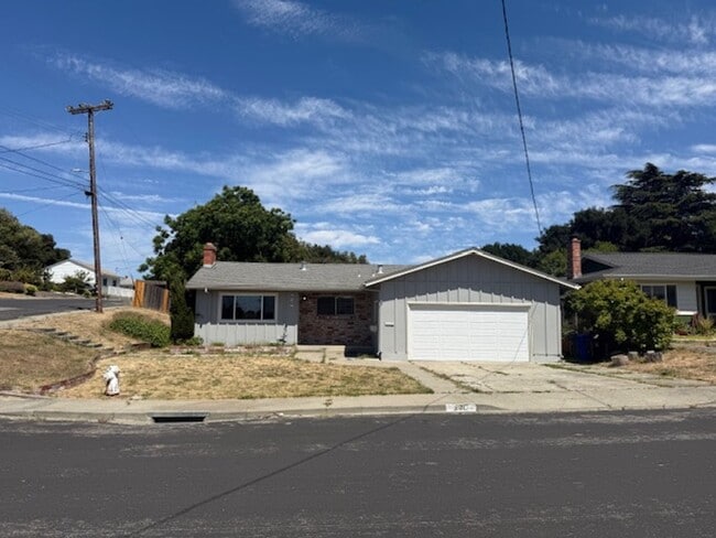 3-Bedroom Single Family Home in PInole - 3-Bedroom Single Family Home in PInole