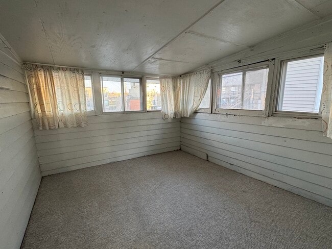 Photo - 222 N Dubuque St