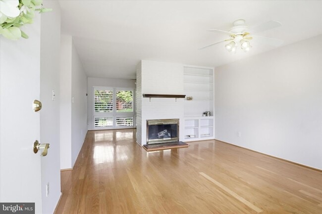 Photo - 6320 Howe Pl