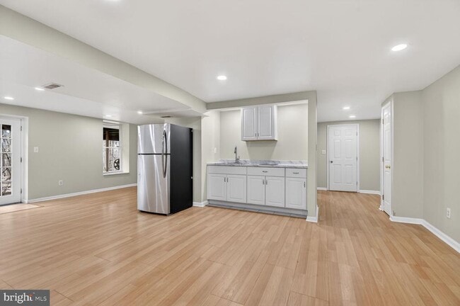 Photo - 1900 Middlebridge Dr