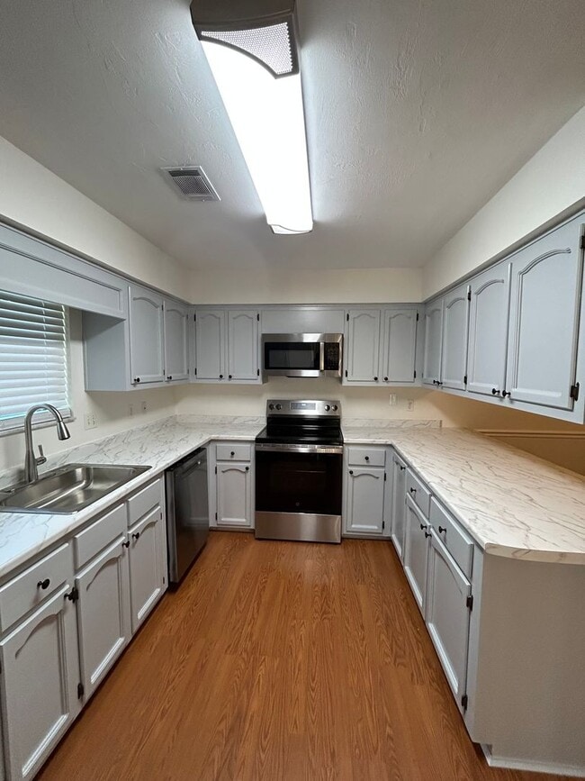 Photo - 3219 Thomasville Rd