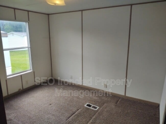 Photo - 62846 Byesville Rd