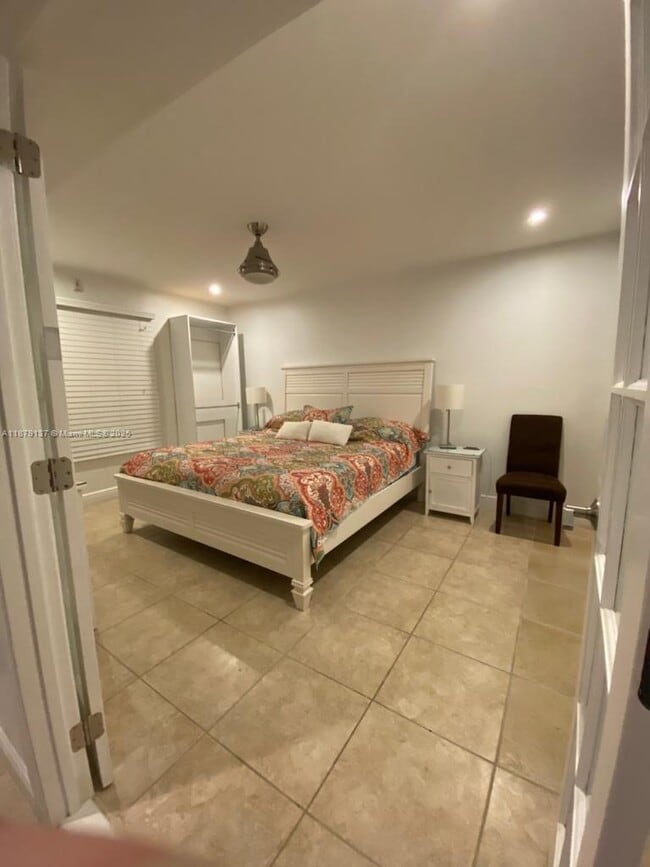 Photo - 3536 NE 168th St Unidad 305