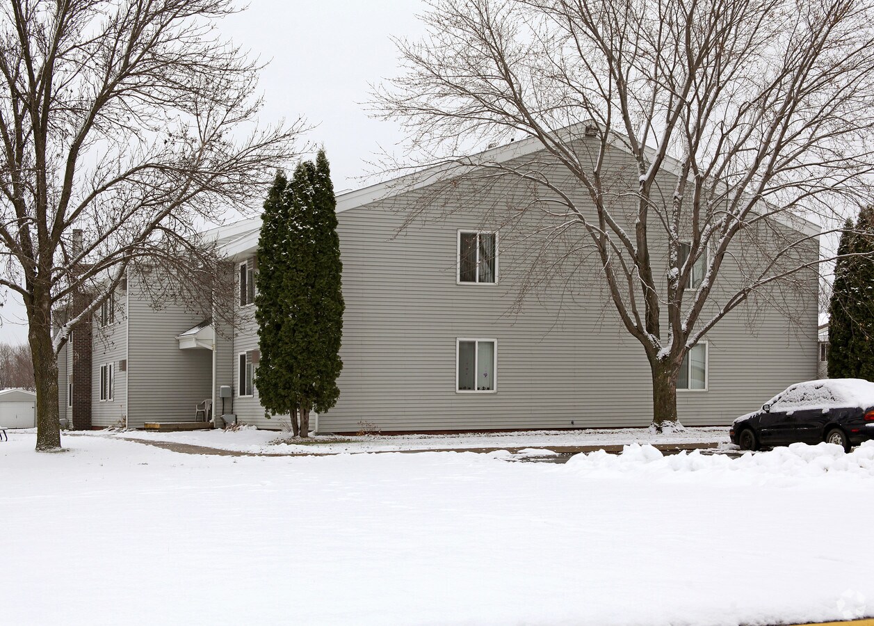 Photo - Golf View Apartments