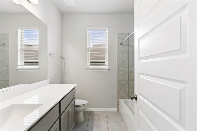 Photo - 313 McLintock Rd
