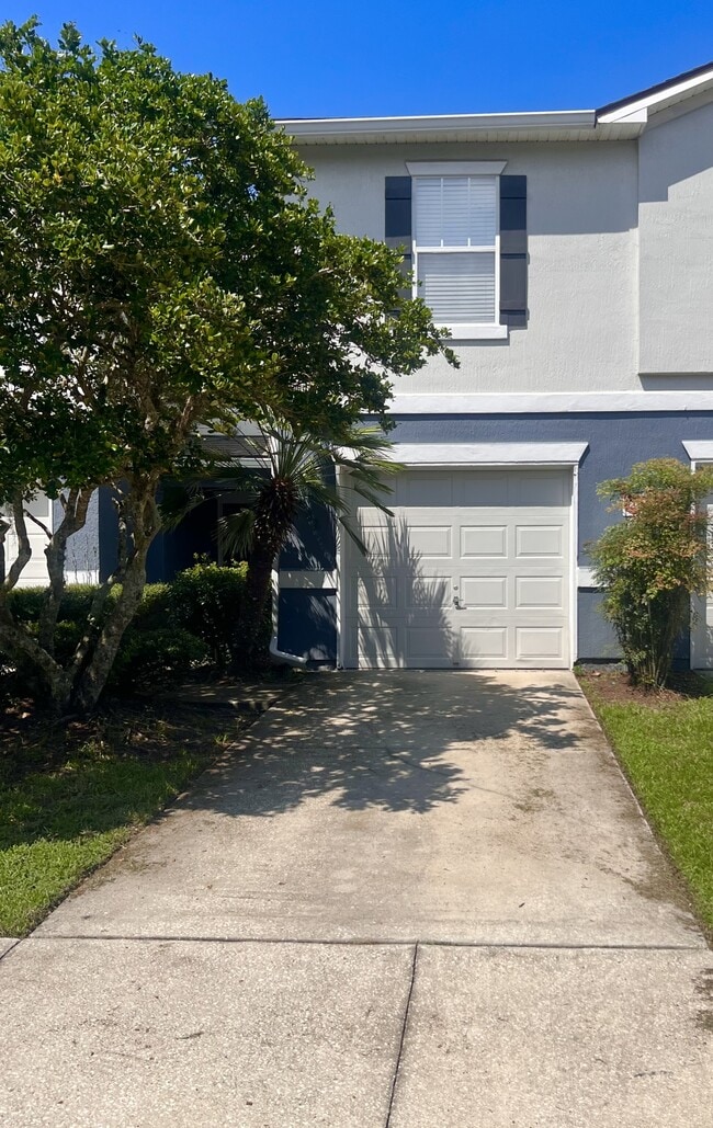 Photo - 302 Cherry Way